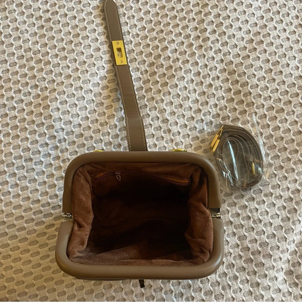 Unique top handle/crossbody vegan leather handbag - grey taupe - Picture 5 of 6